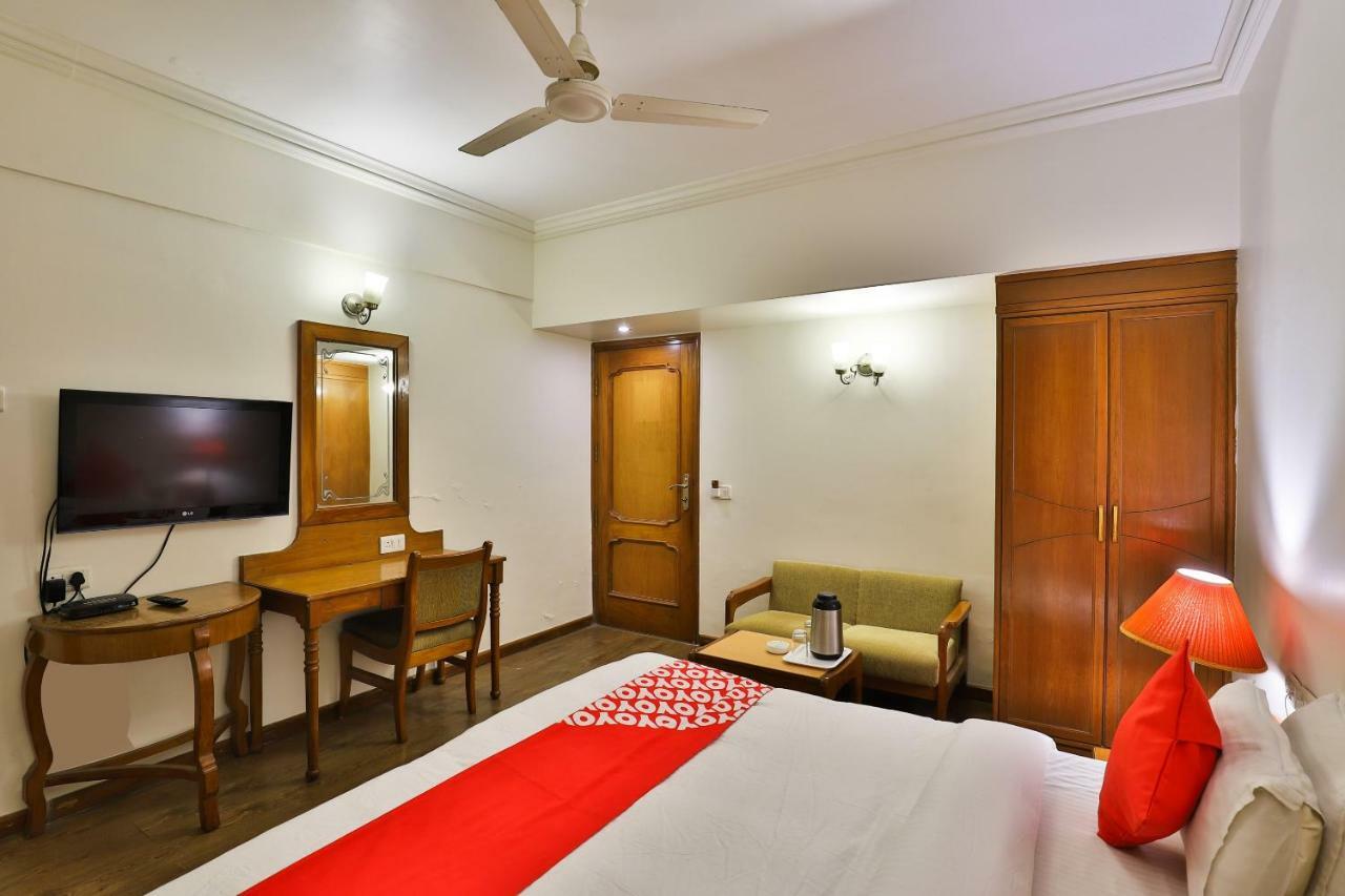 Hotel Pinnacle Ахмедабад Экстерьер фото